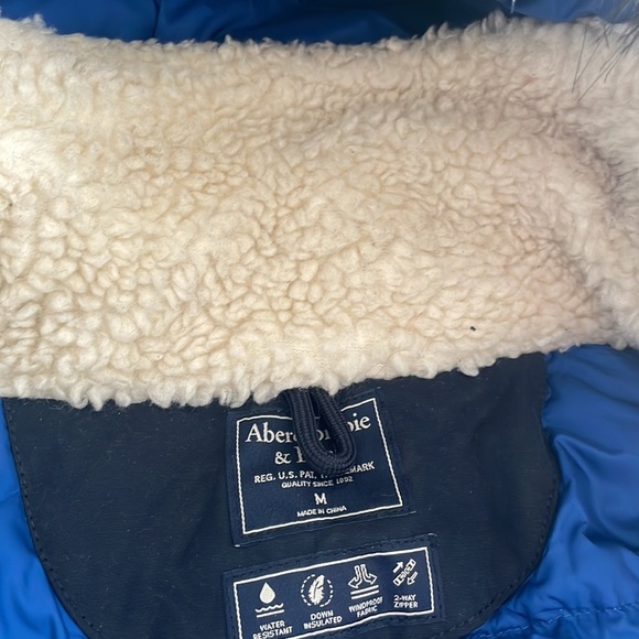 Mens size M winter coat with fur - Picture 2 of 4